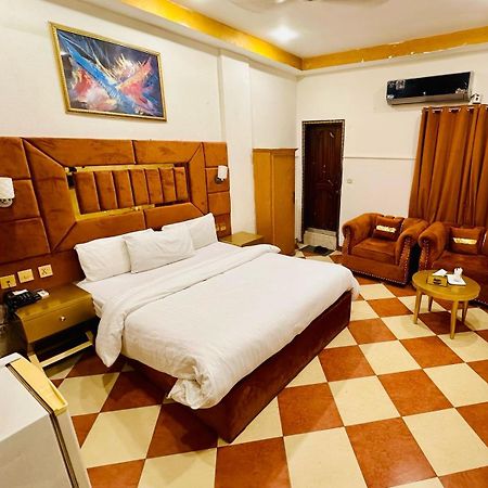 Fiesta Inn Hotel & Resorts Multan Exterior foto