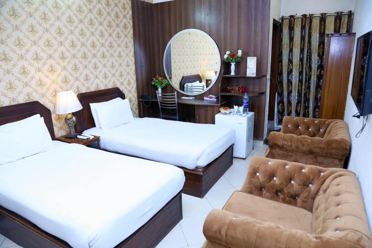 Fiesta Inn Hotel & Resorts Multan Exterior foto