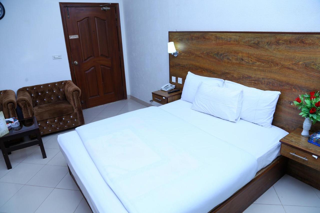 Fiesta Inn Hotel & Resorts Multan Exterior foto