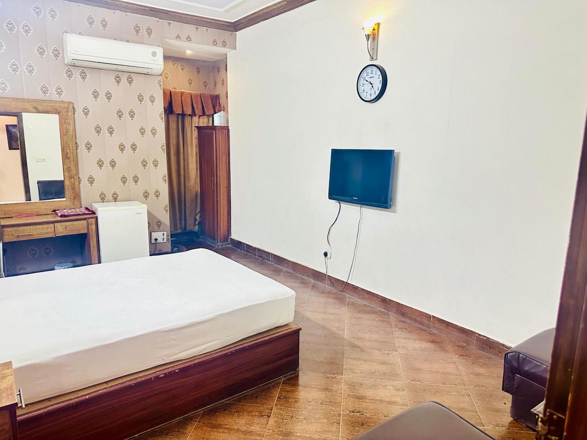 Fiesta Inn Hotel & Resorts Multan Exterior foto