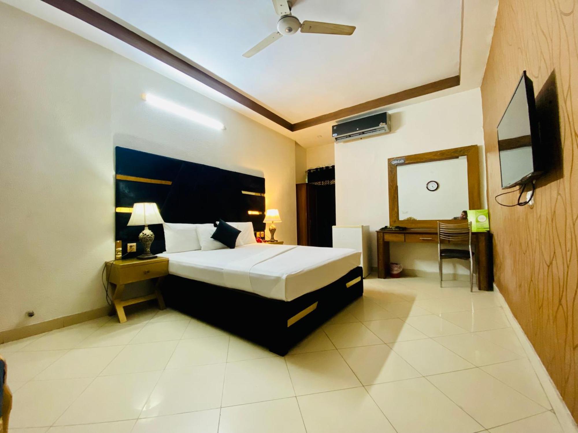 Fiesta Inn Hotel & Resorts Multan Exterior foto