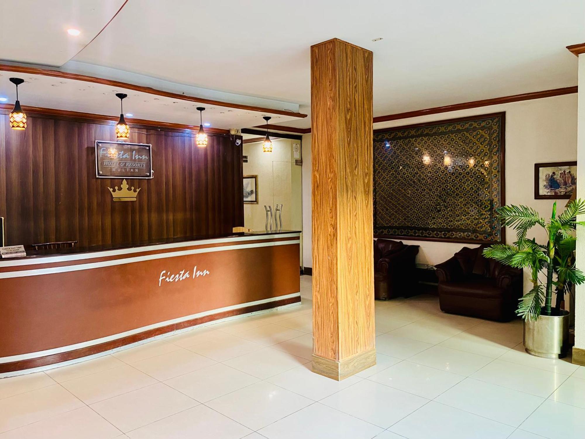 Fiesta Inn Hotel & Resorts Multan Exterior foto