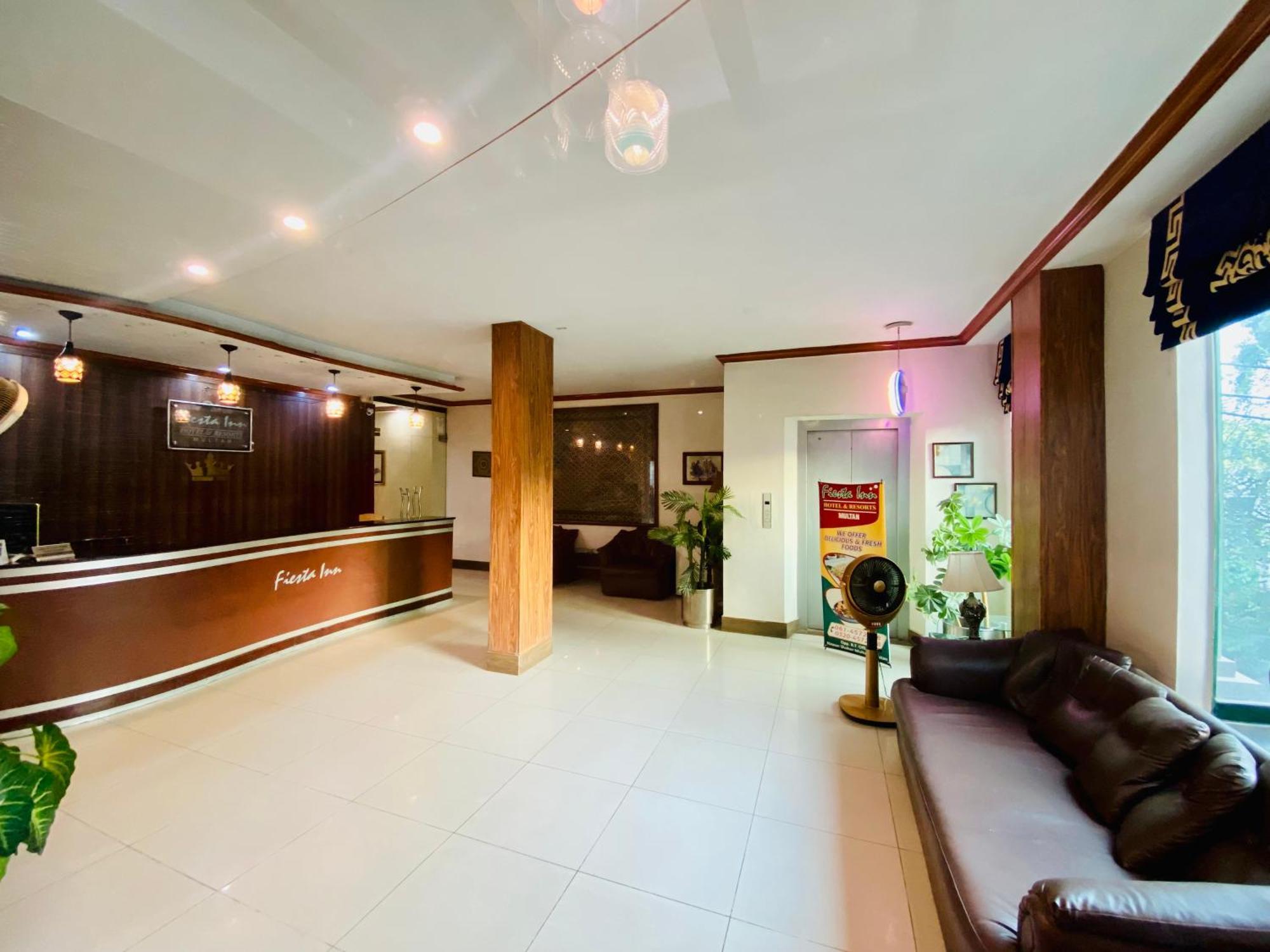 Fiesta Inn Hotel & Resorts Multan Exterior foto