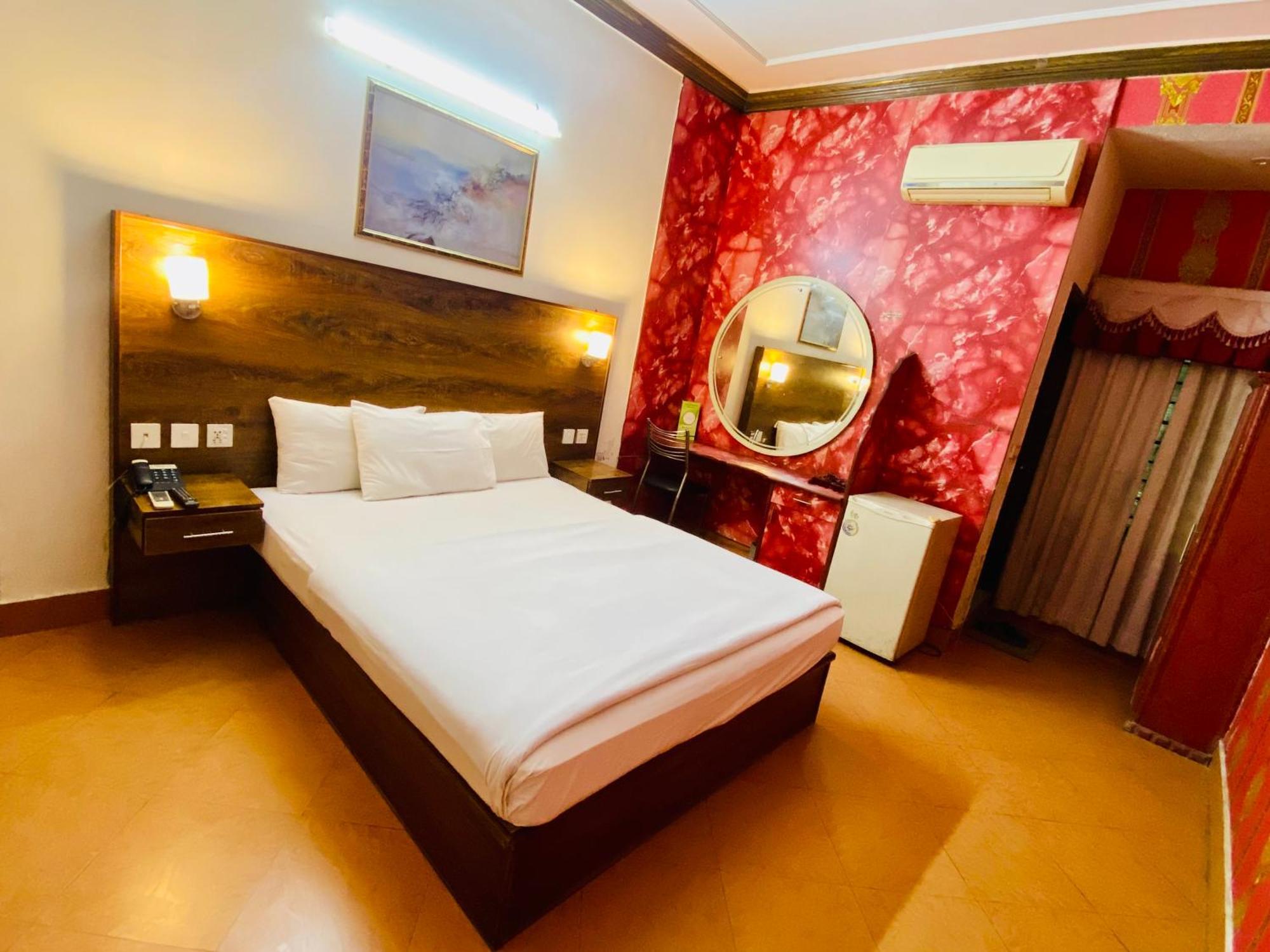 Fiesta Inn Hotel & Resorts Multan Exterior foto