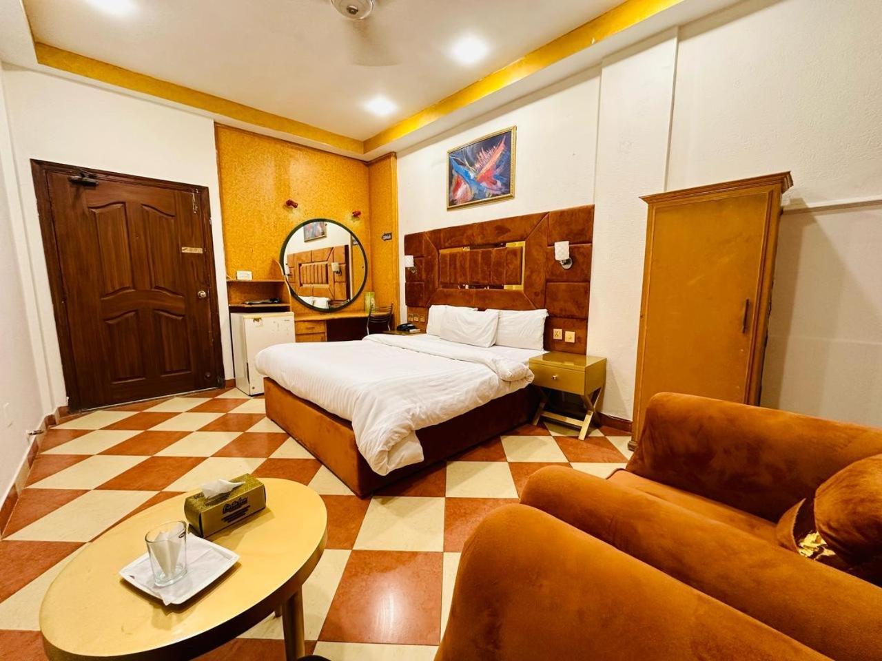 Fiesta Inn Hotel & Resorts Multan Exterior foto
